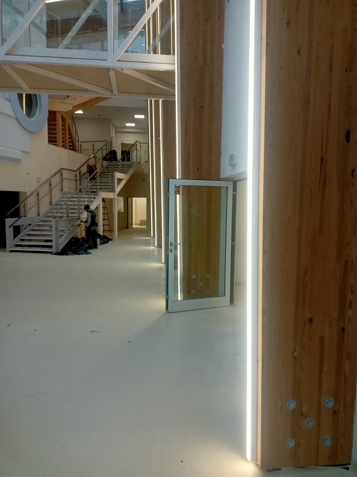 Bee-Light Image 2024-12-16 at 13.44.16 (2)